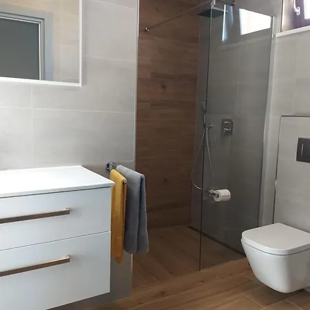 アパート App Eroa