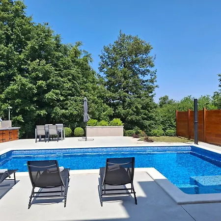 Eroa - With Private Pool And Jacuzzi