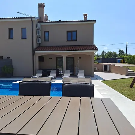 Eroa - With Private Pool And Jacuzzi