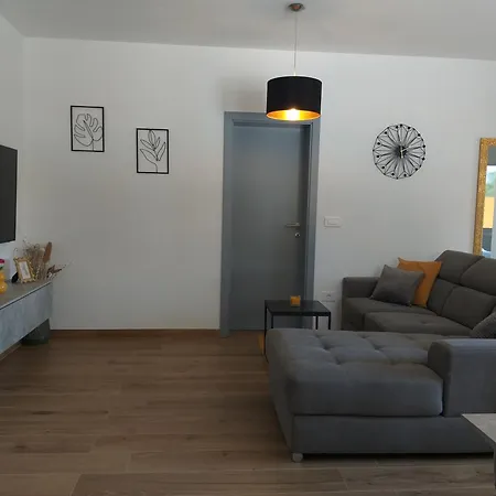 Eroa - With Private Pool And Jacuzzi * Orbanići